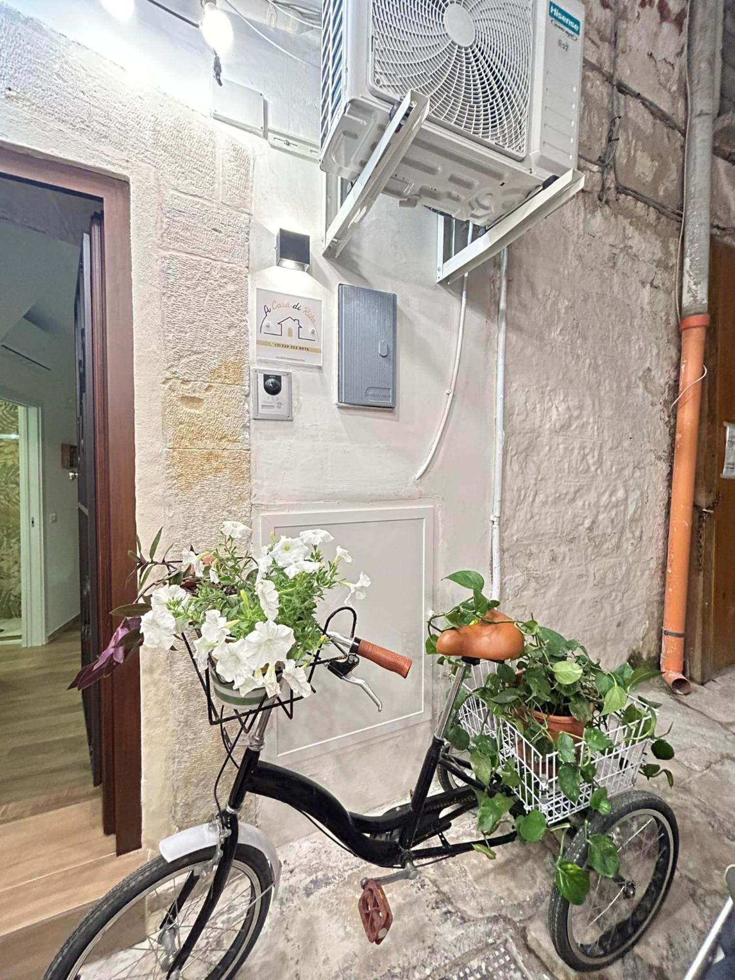 A Casa Di Rita Apartment Bari Exterior foto